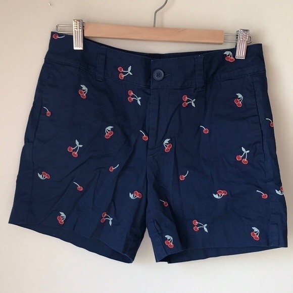 ST JOHNS BAY Short Embroidered Cherry Navy Blue Mid Rise Cotton Size 4 - Picture 1 of 4